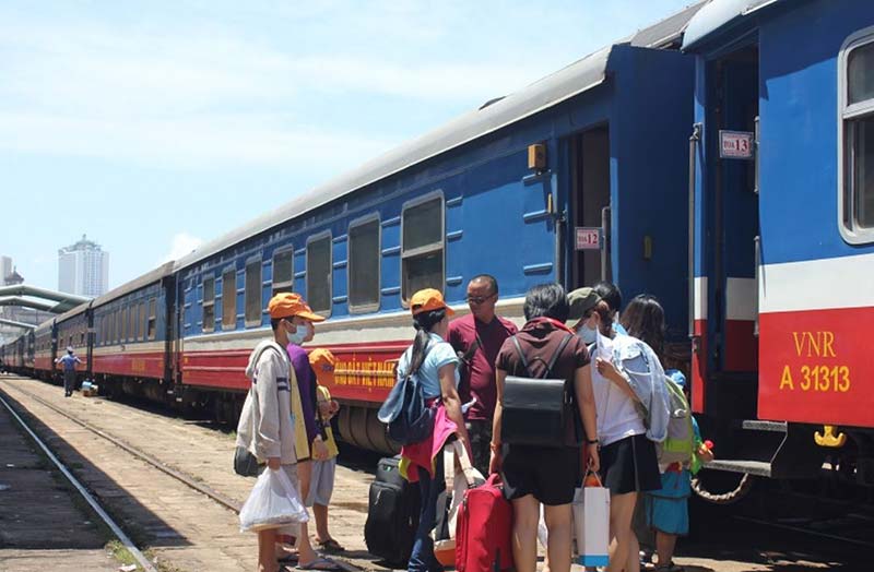 Quảng cáo trên màn hình LED, LCD, Frame tại bến xe, nhà ga là gì? Khái niệm, ưu điểm và các hình thức triển khai 2 Quang cao tren man hinh man hinh LED LCD Frame tai ben xe nha ga phoenix media group