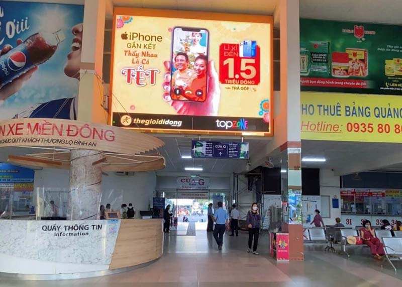 Quảng cáo trên màn hình LED, LCD, Frame tại bến xe, nhà ga là gì? Khái niệm, ưu điểm và các hình thức triển khai 6 uu diem Quang cao tren man hinh man hinh LED LCD Frame tai ben xe nha ga phoenix media group 5