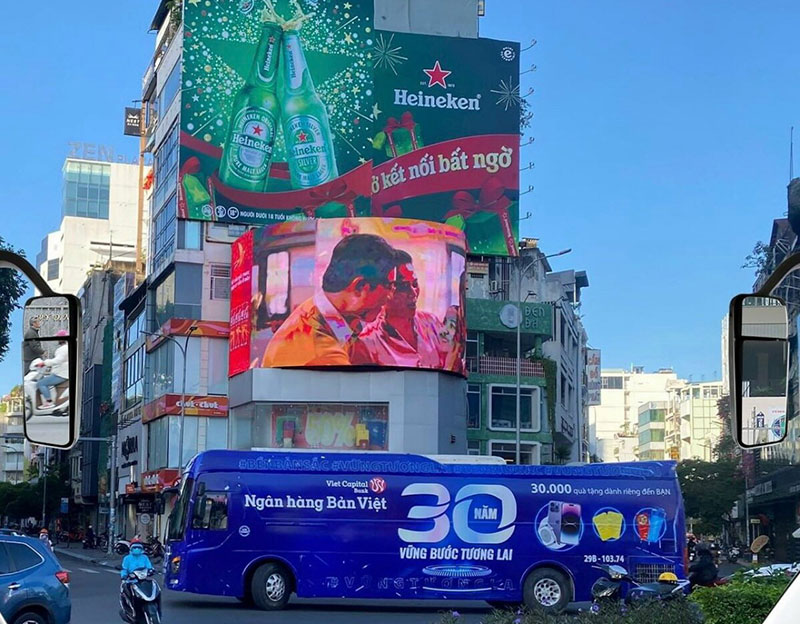 Quảng cáo trên xe bus 4 quang cao tren xe bus phoenix media group