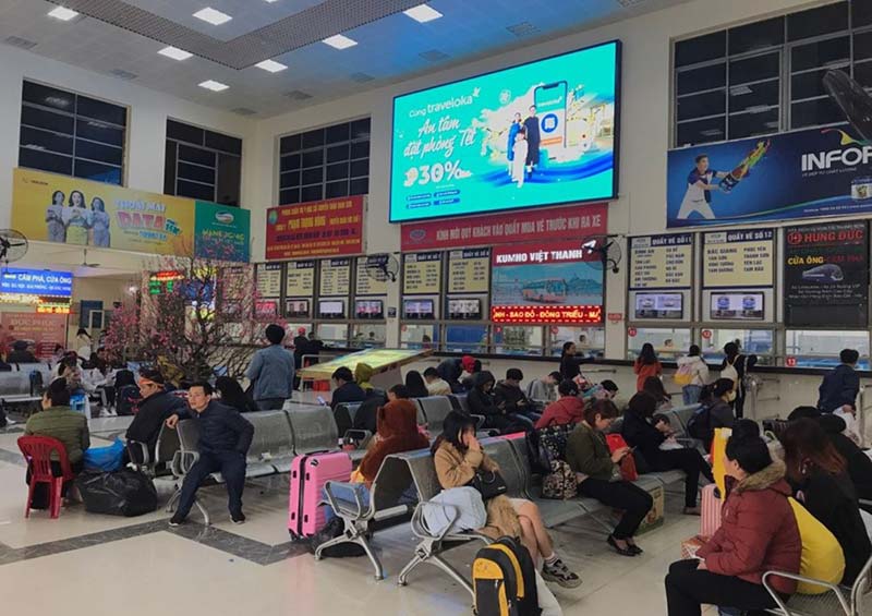 Quảng cáo trên màn hình LED, LCD, Frame tại bến xe, nhà ga là gì? Khái niệm, ưu điểm và các hình thức triển khai 5 uu diem Quang cao tren man hinh man hinh LED LCD Frame tai ben xe nha ga phoenix media group 5