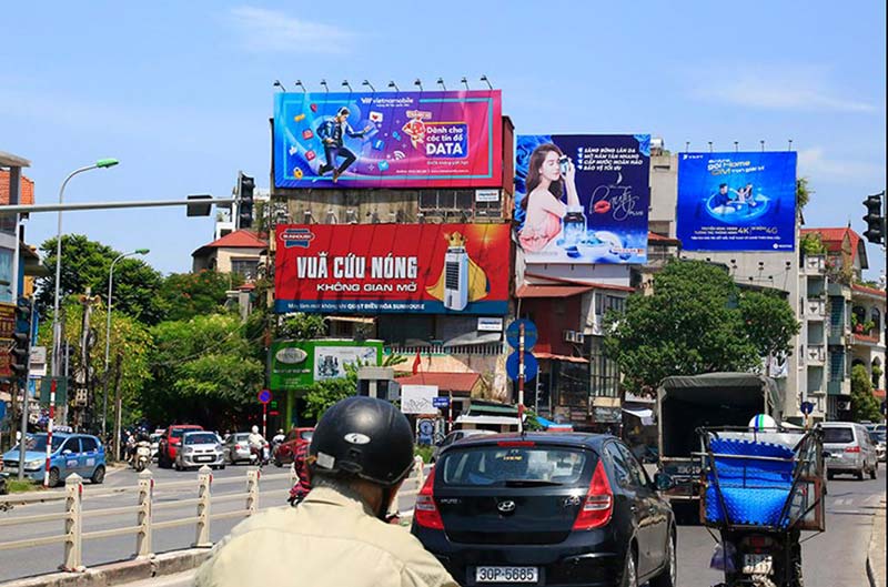 Quảng cáo ngoài trời OOH là gì? Quảng cáo ngoài trời OOH