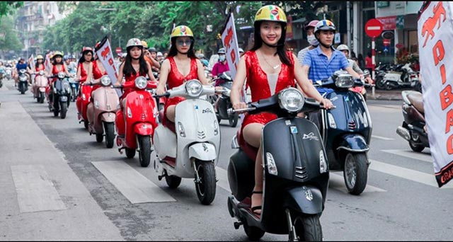 Roadshow Vespa 5 bao gia chi phi to chuc chay roadshow vespa phoenix media group