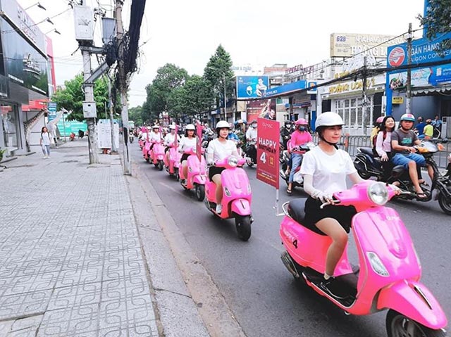 Roadshow Vespa 3 uu diem chay roadshow vespa phoenix media group