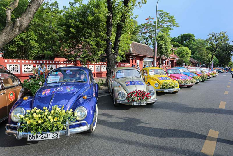 Roadshow xe cổ 2 hinh thuc chay roadshow xe co