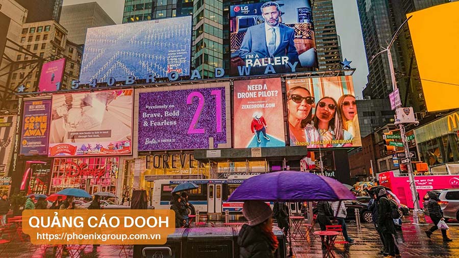 Quảng cáo ngoài trời kỹ thuật số (DOOH) là gì? Toàn Tập Từ A-Z cho Marketer 4 quang-cao-dooh-la-gi-phoenix-media-group